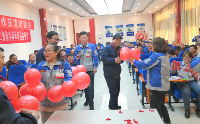 吹氣球比賽 吹氣球比賽