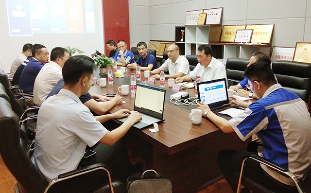 暨揭牌儀式之后校領導章丘區領導在山東居邦源機械集團董事長景奉國的引領下進行座談,會議指出國以才立,政以才治,業以才興,創新驅動的實質是人才驅動。 暨揭牌儀式之后校領導章丘區領導在山東居邦源機械集團董事長景奉國的引領下進行座談,會議指出國以才立,政以才治,業以才興,創新驅動的實質是人才驅動。