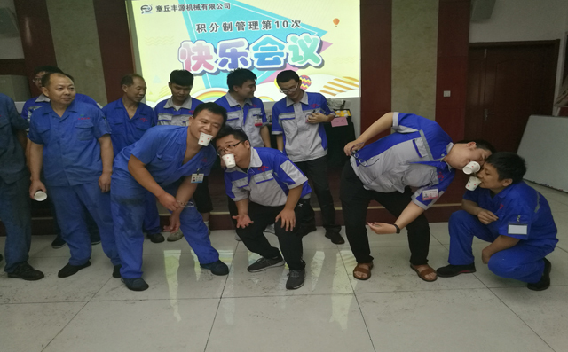 紙杯傳水 紙杯傳水